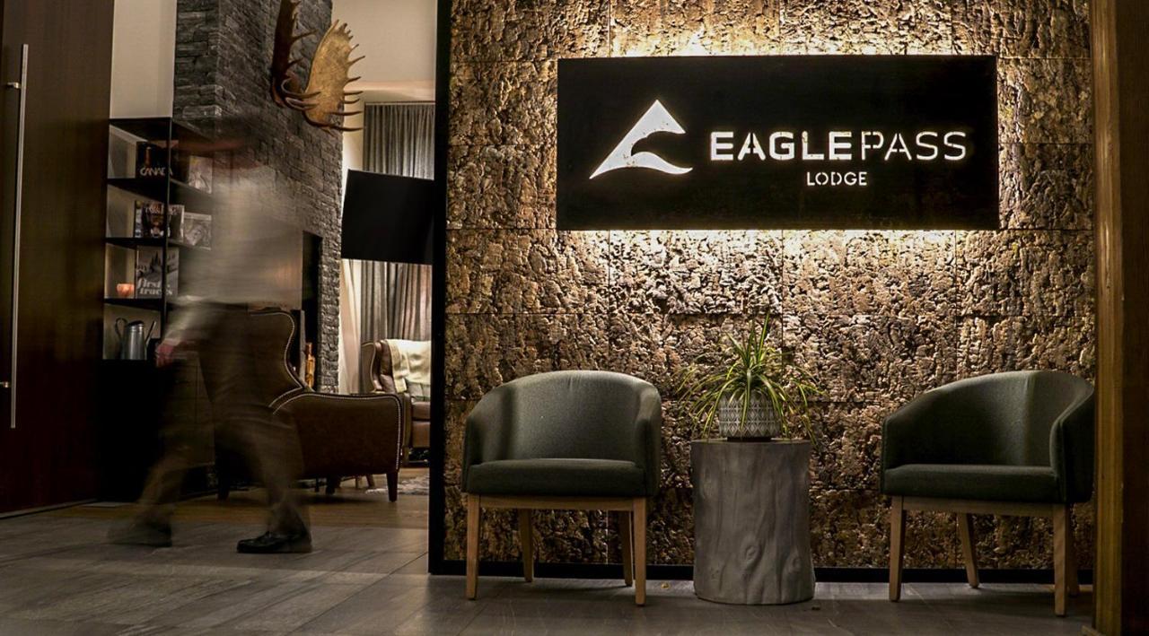 Eagle Pass Lodge Revelstoke Exterior photo