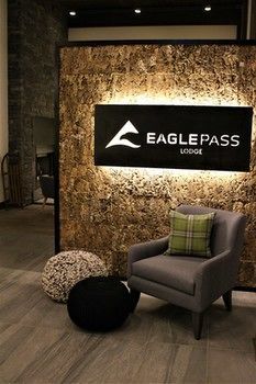 Eagle Pass Lodge Revelstoke Exterior photo