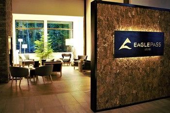 Eagle Pass Lodge Revelstoke Exterior photo