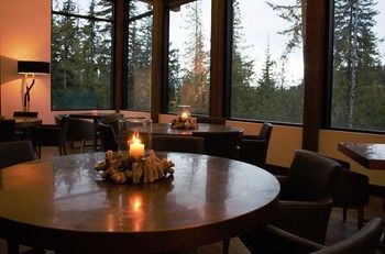 Eagle Pass Lodge Revelstoke Exterior photo